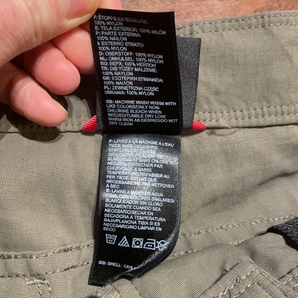 Men’s The North Face Shorts - Picture 6 of 8